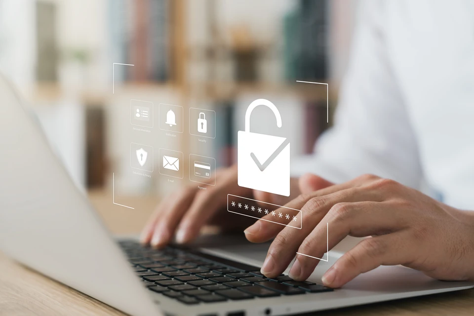 Concept de cyber-sécurité avec caractères